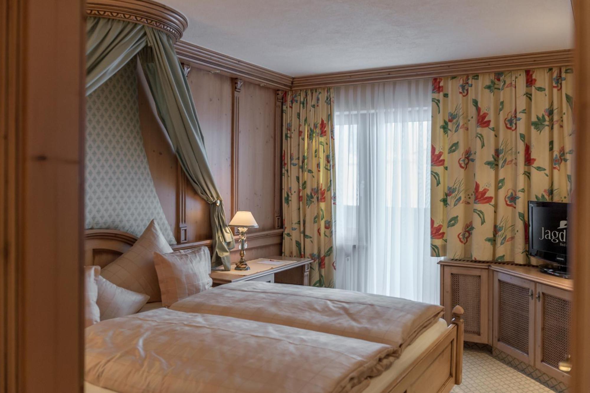 Hotel Jagdhof Bed & Breakfast Obergurgl Rum bild